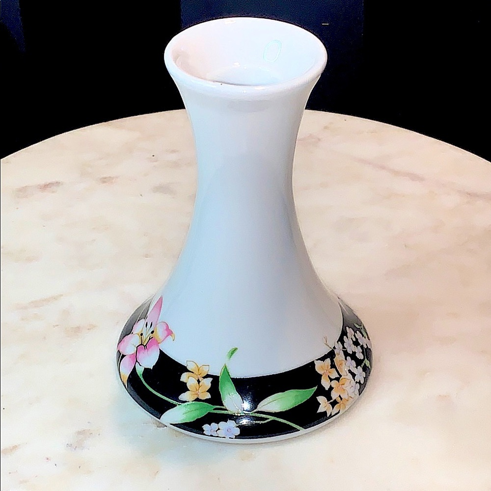 BEACON HILL HALLMARK CANDLE STICK PINK FLORAL CERAMIC VINTAGE 1980’s MADE JAPAN